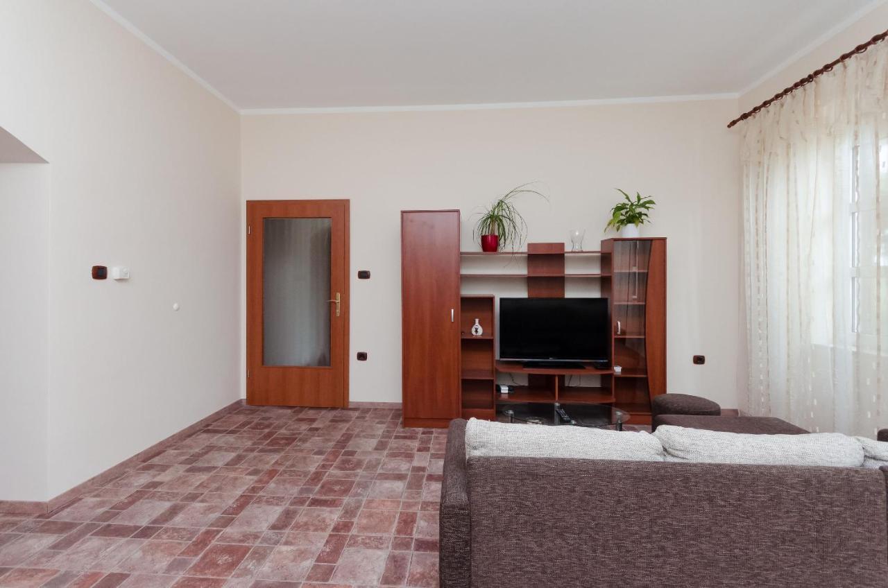 Apartment Aleksandra Rijeka Exteriör bild