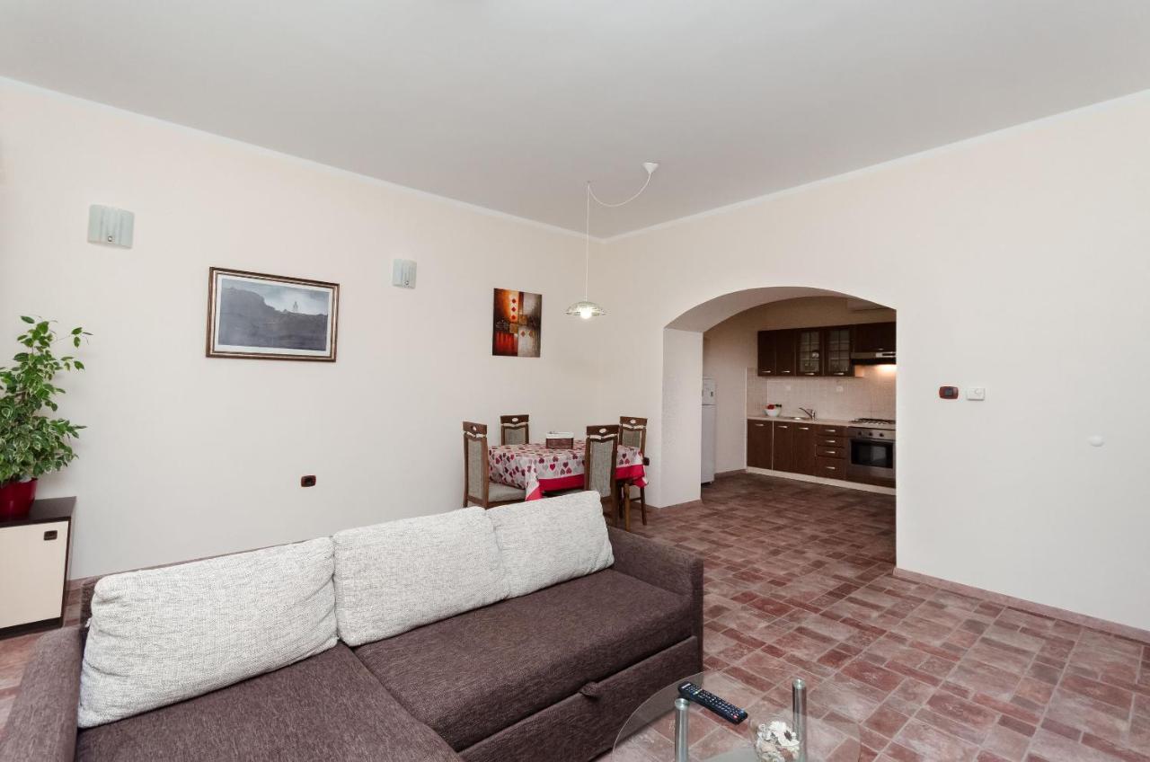 Apartment Aleksandra Rijeka Exteriör bild